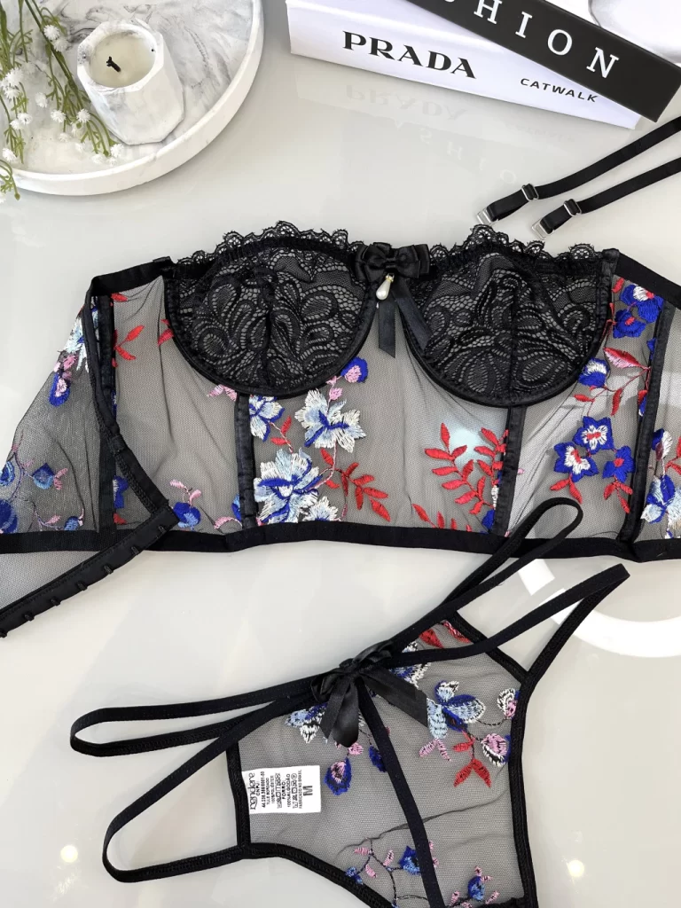 Corset Florescente Bordado Azul e Vermelho